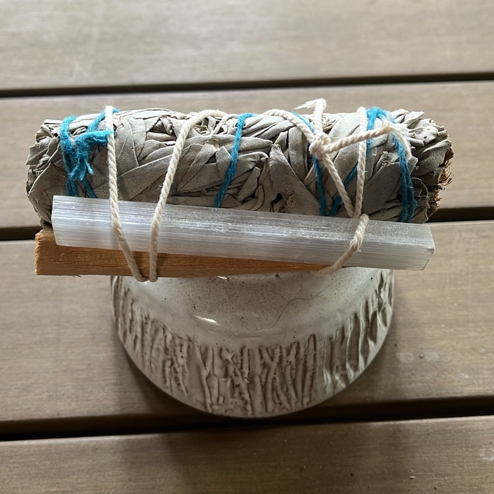 Protection Bundle with Selenite and Palo Santo Reset - Picture 2 of 3